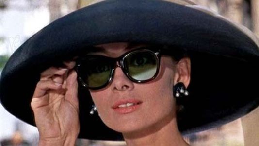 Lunettes de soleil Oliver Goldsmith Marseille portées par Audrey Hepburn